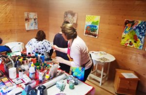 Peinture intuitive à l'atelier Bien-être et Créativité